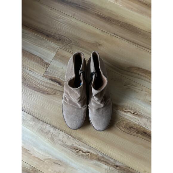 Aqua Sofft Women's Siri Taupe Brown Suede Waterproof Wedge Ankle Boot 9 ½ M - Picture 2 of 9